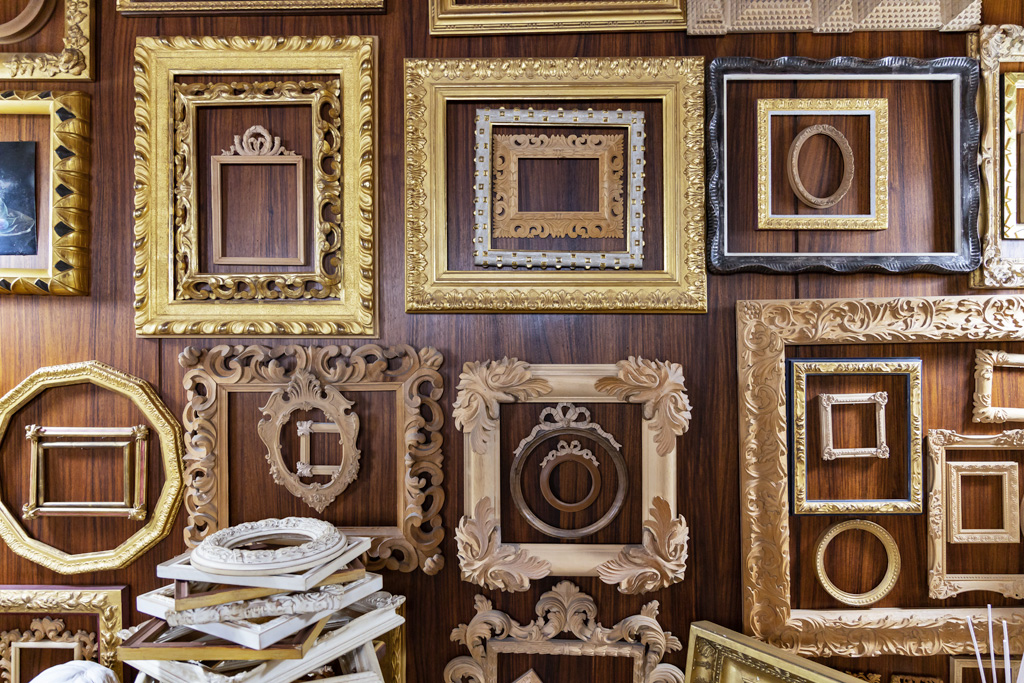 Florence, Bottega d’Arte Maselli, a laboratory specialised in the creation of handcrafted artistic frames.